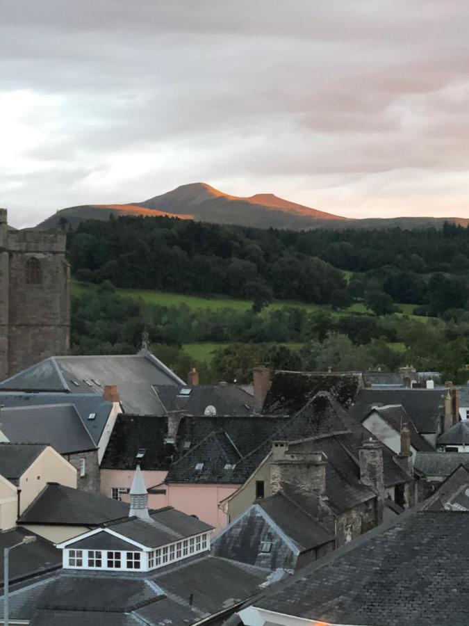 Mount Street House Bed & Breakfast Brecon Eksteriør bilde